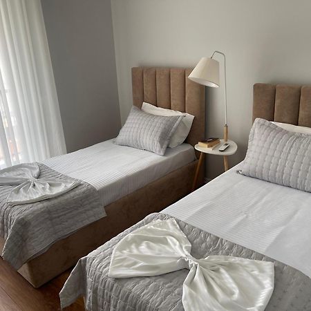 New Bazaar, Grand Apartment 地拉那 外观 照片
